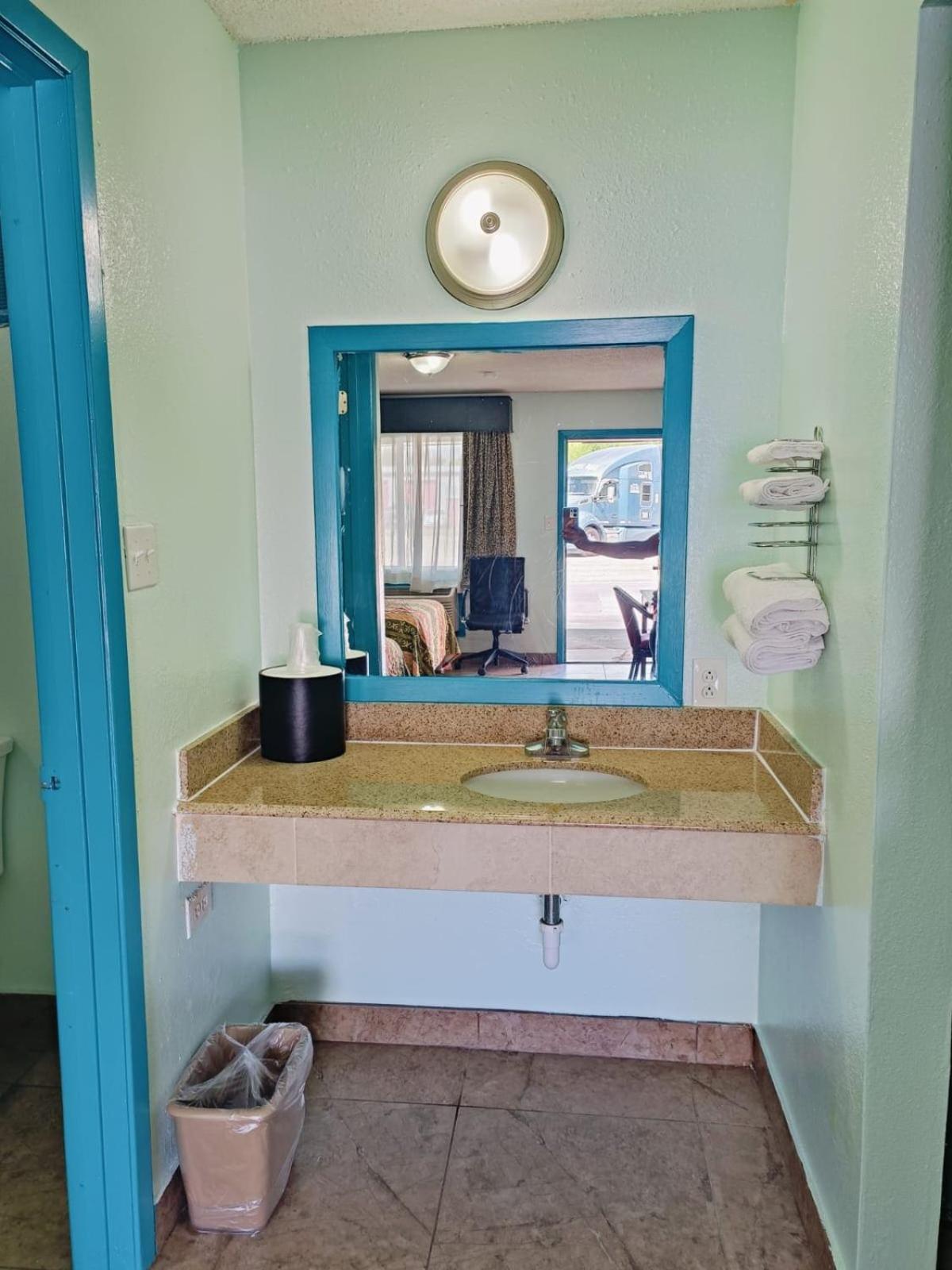 Budget Inn By Oyo Edinburg Hwy 281 מראה חיצוני תמונה